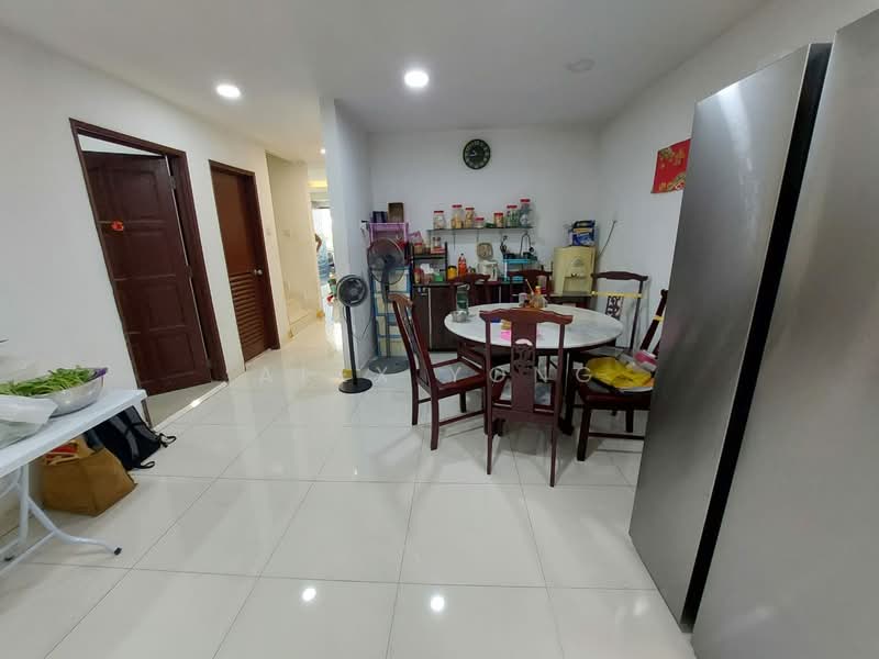 2-storey Terraced House for Sale in Bandar Putra Permai (Seri Kembangan) - Alex Yong - Dining Room - PropertyGuru.com.my