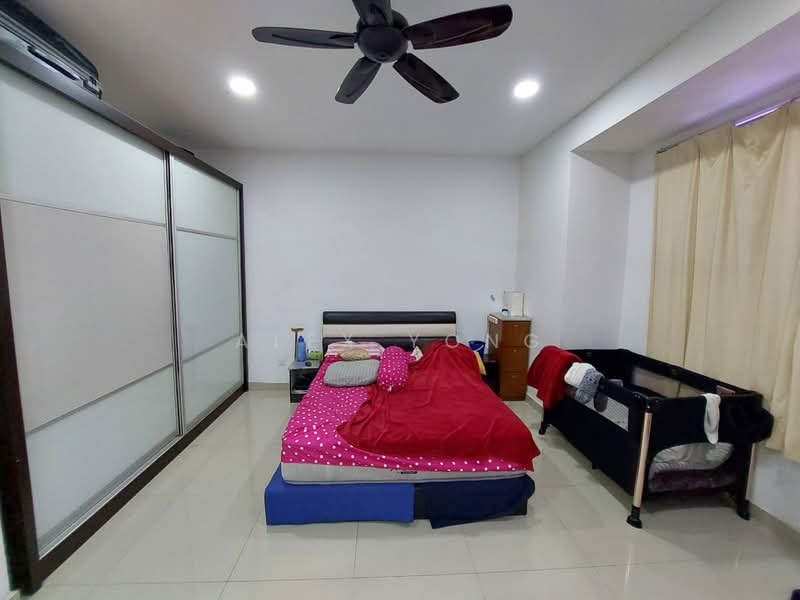 2-storey Terraced House for Sale in Bandar Putra Permai (Seri Kembangan) - Alex Yong - Bedroom - PropertyGuru.com.my