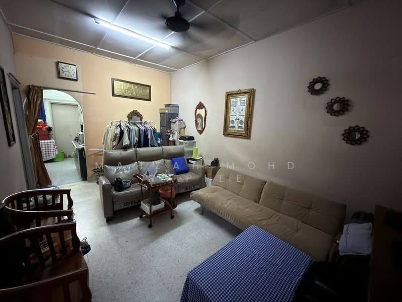 Rumah Teres 1 Tingkat untuk Dijual di Kelana Jaya (Petaling Jaya) - Mahzah Mohd Rapiee - Living Room - PropertyGuru.com.my