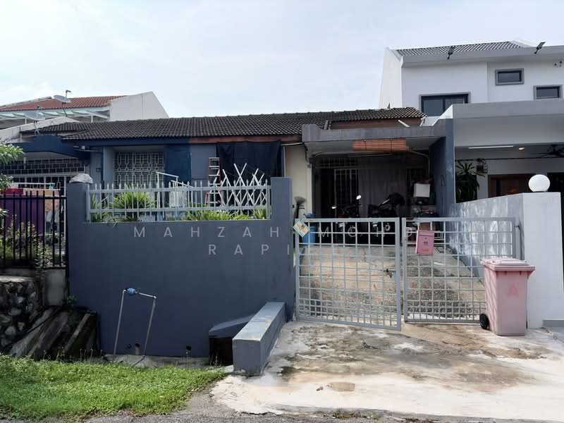 Rumah Teres 1 Tingkat untuk Dijual di Kelana Jaya (Petaling Jaya) - Mahzah Mohd Rapiee - Exterior - PropertyGuru.com.my