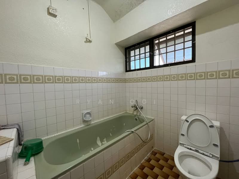 Rumah Berkembar untuk Dijual di Taman Bayu Baru (Alor Setar) - Ryan Ooi - Bathroom - PropertyGuru.com.my
