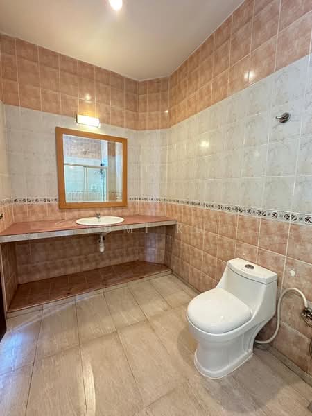 Rumah Teres 2 Tingkat untuk Disewa di Taman Impian Emas (Skudai) - Yumi Kui - Bathroom - PropertyGuru.com.my