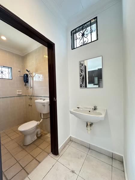 Rumah Teres 2 Tingkat untuk Disewa di Taman Impian Emas (Skudai) - Yumi Kui - Bathroom - PropertyGuru.com.my