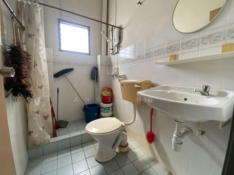 Rumah Teres untuk Dijual di Ampang Jaya (Ampang) - Angel Ng - Bathroom - PropertyGuru.com.my