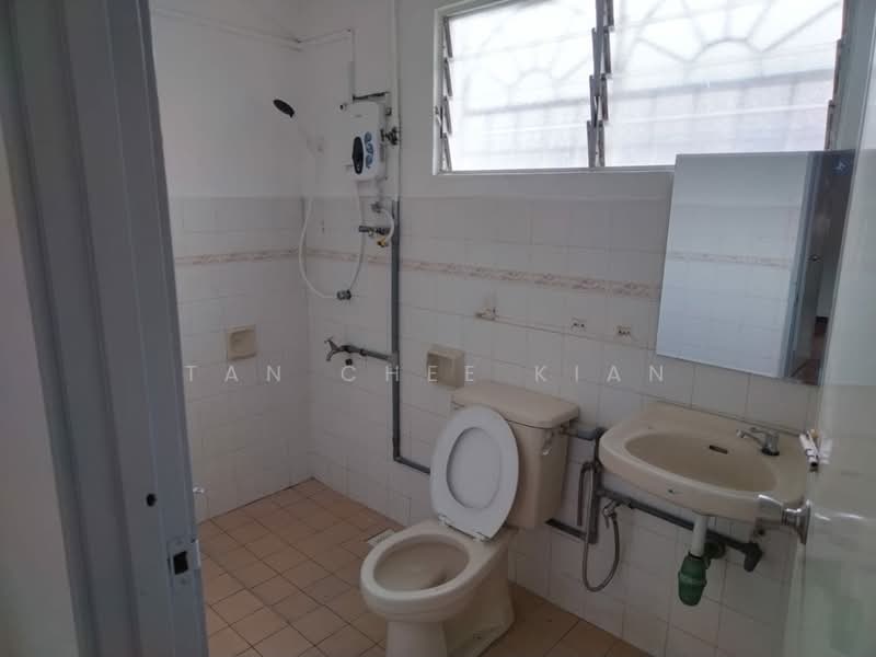 Rumah Teres untuk Disewa di Bandar Sunway (Sunway) - Tan Chee Kian - Bathroom - PropertyGuru.com.my