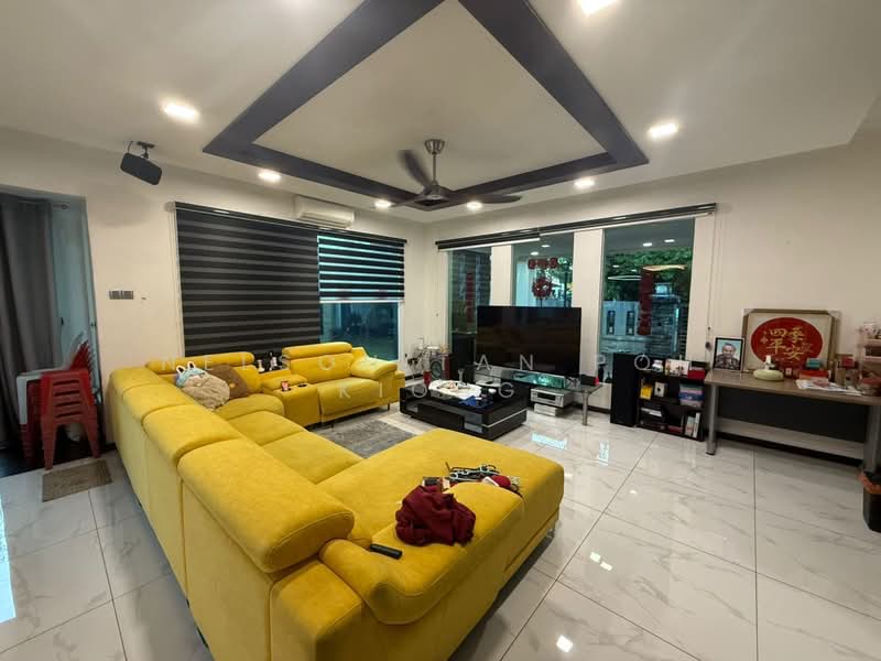 Cluster House for Sale in Taman Mount Austin (Tebrau) - Nelson Tan Poh Kiong - Living Room - PropertyGuru.com.my