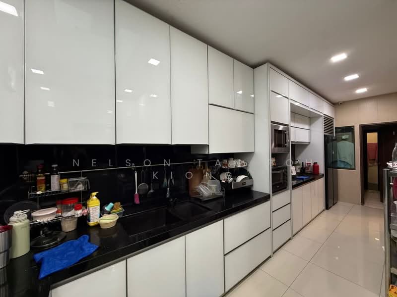Cluster House for Sale in Taman Mount Austin (Tebrau) - Nelson Tan Poh Kiong - Kitchen - PropertyGuru.com.my