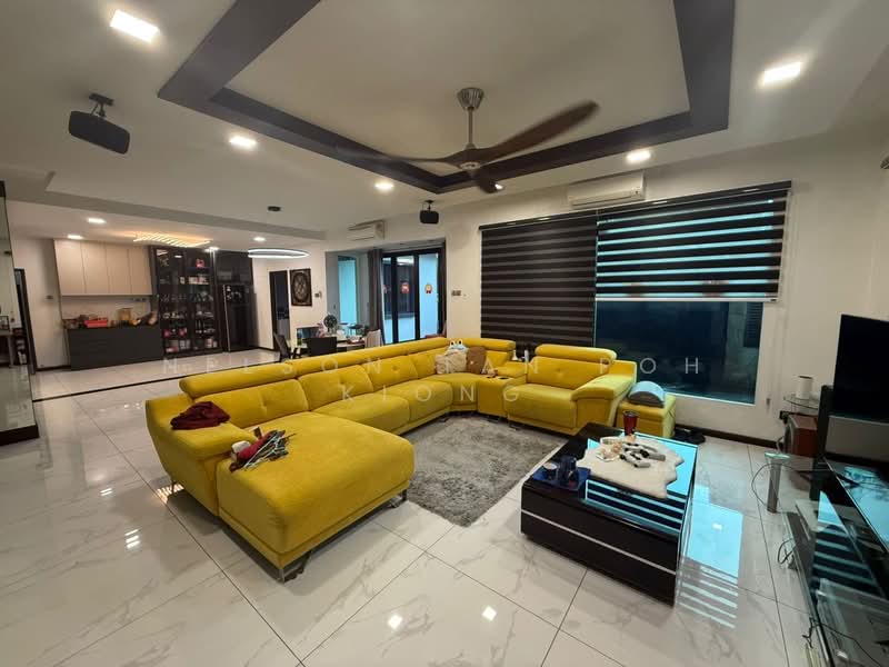 Cluster House for Sale in Taman Mount Austin (Tebrau) - Nelson Tan Poh Kiong - Living Room - PropertyGuru.com.my