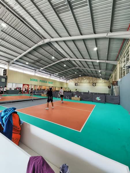 Kedai / Pejabat untuk Disewa di Seksyen 51a (Petaling Jaya) - Chin Kek Hong - Pickle Ball behind the building - PropertyGuru.com.my