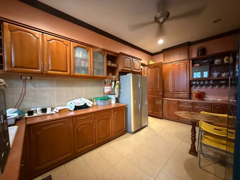 Bungalow for Sale in Country Heights (Kajang) - Lewis Tam - PropertyGuru.com.my
