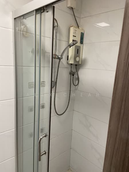 Apartment for Rent at Regalia Park @ Forest City - Alex Cheah - Bathroom - PropertyGuru.com.my