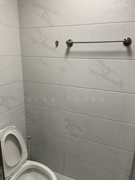 Apartment for Rent at Regalia Park @ Forest City - Alex Cheah - Bathroom - PropertyGuru.com.my