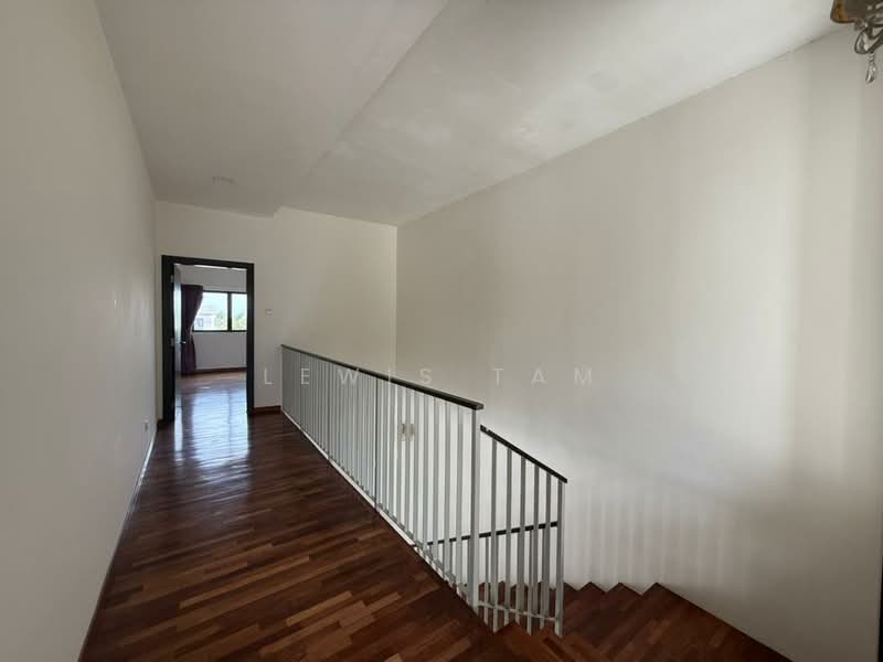Rumah Berkembar untuk Dijual di Kajang (Selangor) - Lewis Tam - Corridor - PropertyGuru.com.my