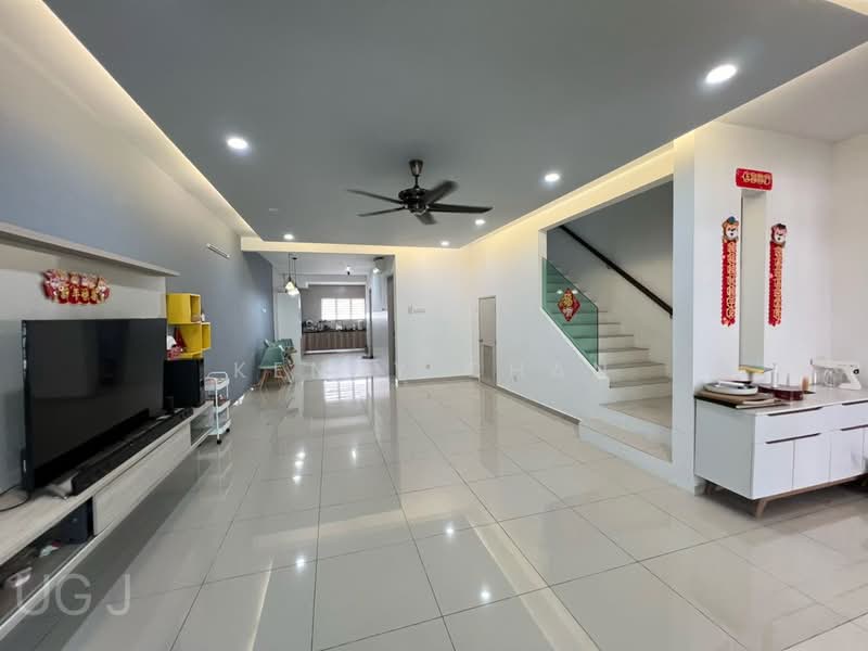 Rumah Teres 2.5 Tingkat untuk Dijual di Klang (Selangor) - Kenny Chan - Living Room - PropertyGuru.com.my
