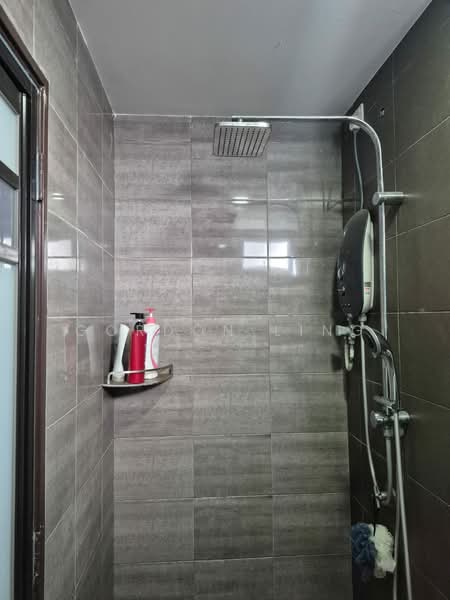 Service Residence for Sale at Symphony Tower (Menara Simfoni) - Gordon Ling - Bathroom - PropertyGuru.com.my