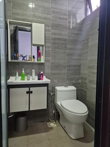 Service Residence for Sale at Symphony Tower (Menara Simfoni) - Gordon Ling - Bathroom - PropertyGuru.com.my