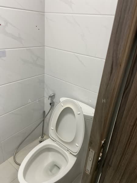 Apartment for Rent at Regalia Park @ Forest City - Alex Cheah - Bathroom - PropertyGuru.com.my