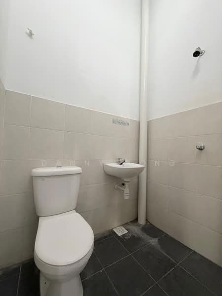Rumah Teres 2 Tingkat untuk Disewa di Taman Scientex Rawang (Rawang) - Danny Wong - Bathroom - PropertyGuru.com.my