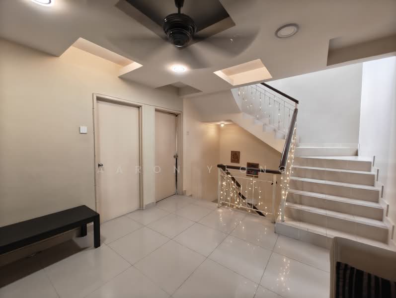 3-storey Terraced House for Sale in Balakong (Selangor) - Aaron Yiong - Entrance - PropertyGuru.com.my