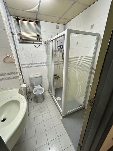 Condominium for Sale at Mutiara Oriental - Albert Ho - Bathroom - PropertyGuru.com.my
