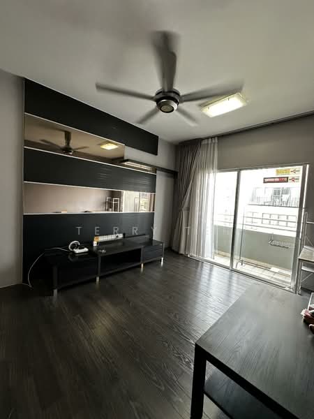 Kondominium untuk Dijual di Kinrara Mas - Terry Teh - Living Room - PropertyGuru.com.my