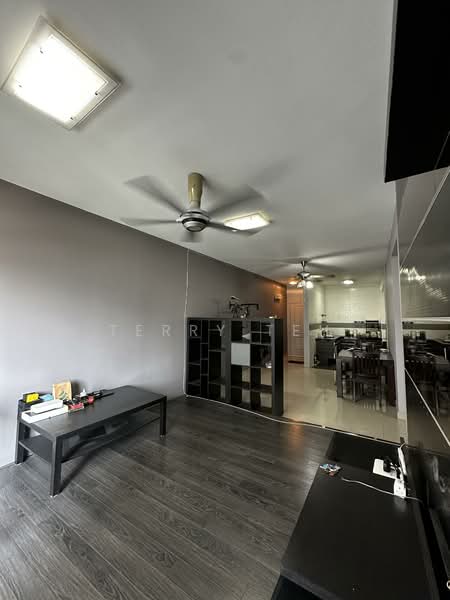Kondominium untuk Dijual di Kinrara Mas - Terry Teh - Living Room - PropertyGuru.com.my