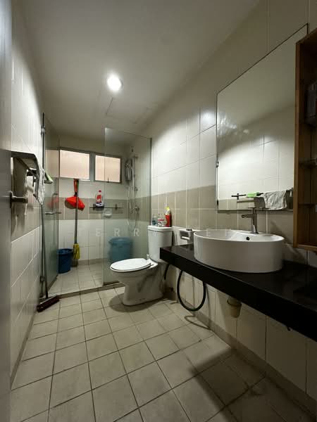 Kondominium untuk Dijual di Kinrara Mas - Terry Teh - Bathroom - PropertyGuru.com.my