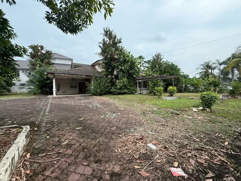 Bungalow for Sale in Country Heights (Kajang) - Lewis Tam - PropertyGuru.com.my