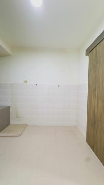 1-storey Terraced House for Rent in Taman Puteri Wangsa (Ulu Tiram) - Cecelia Choo - Kitchen - PropertyGuru.com.my