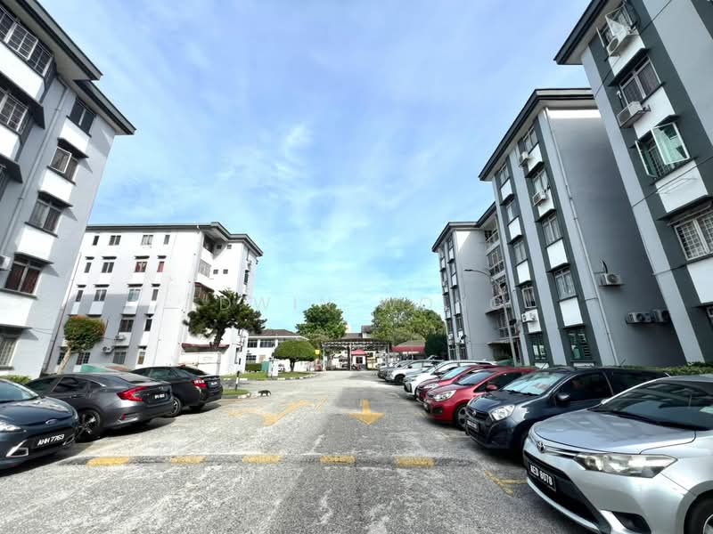Pangsapuri untuk Dijual di Subang Perdana Goodyear Court 6 - Edwin Wong - Exterior - PropertyGuru.com.my