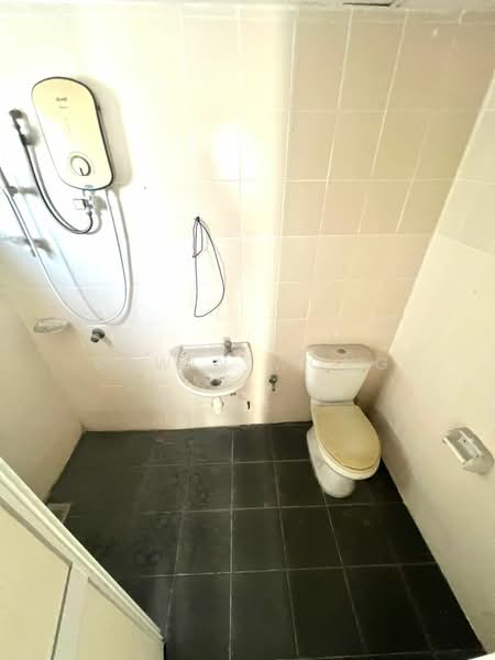 Kondominium untuk Dijual di Magna Ville - Edwin Wong - Bathroom - PropertyGuru.com.my