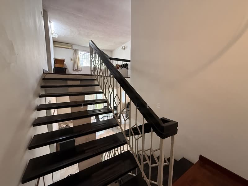 Rumah Berkembar untuk Dijual di Seksyen 22, Damansara Jaya (Petaling Jaya) - Josh Lee - Staircase - PropertyGuru.com.my
