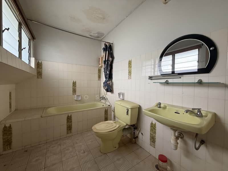 Rumah Berkembar untuk Dijual di Seksyen 22, Damansara Jaya (Petaling Jaya) - Josh Lee - Bathroom - PropertyGuru.com.my
