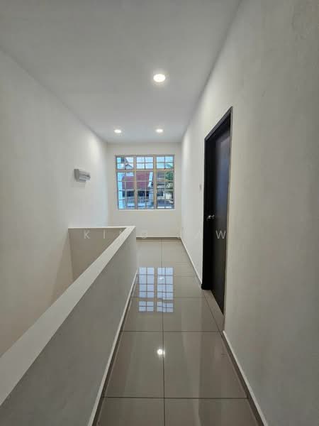 2-storey Terraced House for Sale in Taman Universiti (Skudai) - Kino Jaw - Corridor - PropertyGuru.com.my