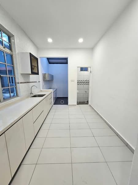2-storey Terraced House for Sale in Taman Universiti (Skudai) - Kino Jaw - Kitchen - PropertyGuru.com.my