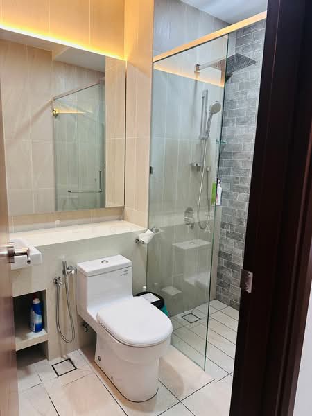 Condominium for Rent at Queens Residences Q1 @ Queens Waterfront - Peggy Tan - Bathroom - PropertyGuru.com.my