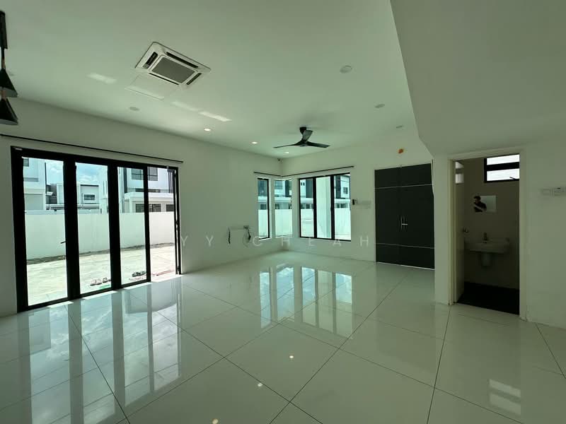 Rumah Berkembar untuk Dijual di Ipoh (Perak) - YY Cheah - Living Room - PropertyGuru.com.my
