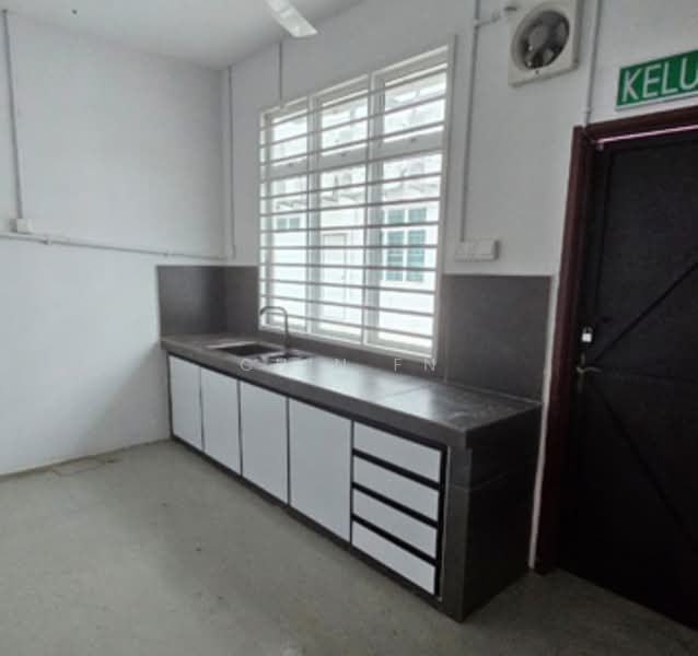 Kedai untuk Disewa di Taman Kota Syahbandar (Melaka City) - CHIN FN - Kitchen - PropertyGuru.com.my