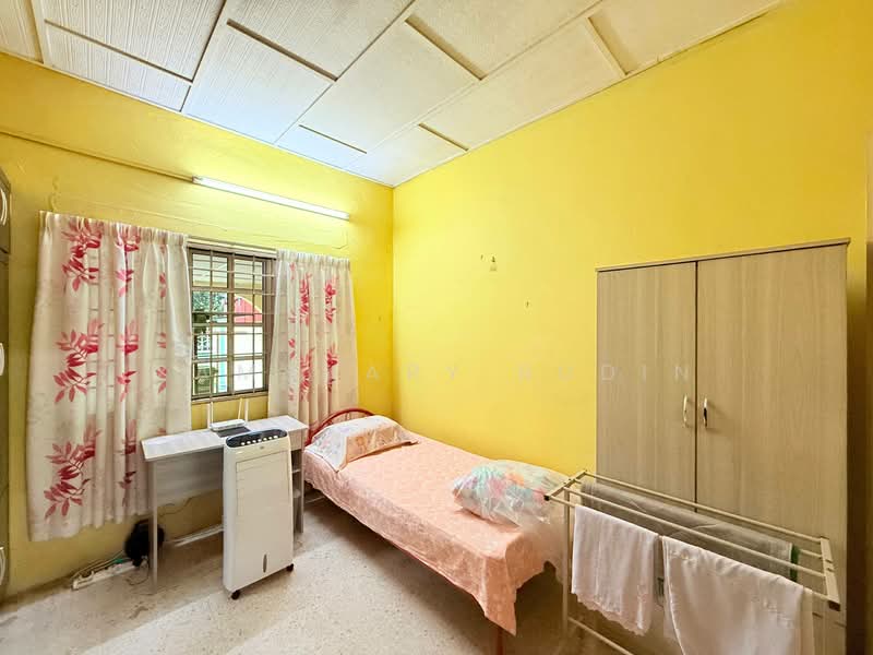 1-storey Terraced House for Sale in Taman Sri Segambut (Segambut) - Zamshary Budin - Bedroom - PropertyGuru.com.my