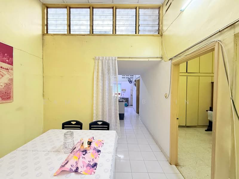 1-storey Terraced House for Sale in Taman Sri Segambut (Segambut) - Zamshary Budin - Corridor - PropertyGuru.com.my
