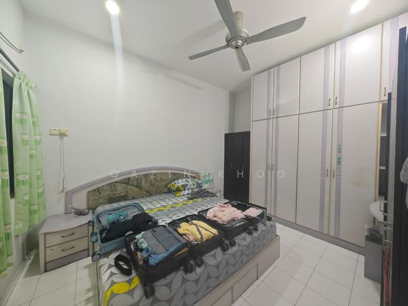2-storey Terraced House for Sale in Taman Badri Shah (Lahat) - Qazin Khoo - Bedroom - PropertyGuru.com.my