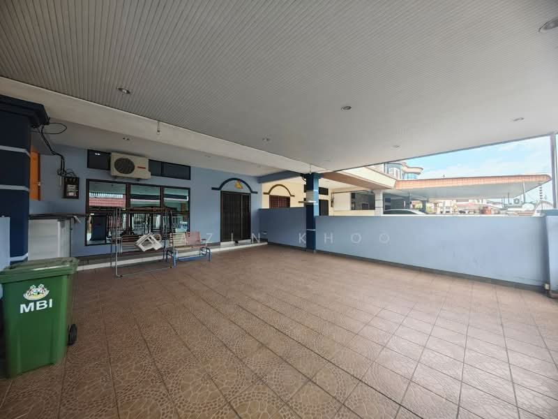 2-storey Terraced House for Sale in Taman Badri Shah (Lahat) - Qazin Khoo - Exterior - PropertyGuru.com.my