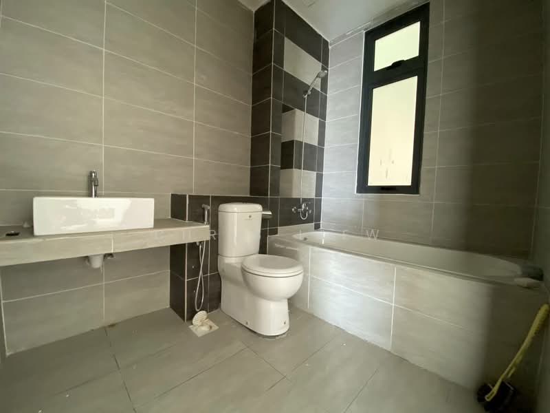 Servis Apartment untuk Dijual di 8Scape Residence @ Sutera - Chris Liew - Bathroom - PropertyGuru.com.my