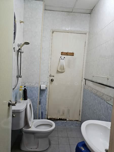 2-storey Terraced House for Rent in SS 23, Taman Sea (Petaling Jaya) - Carmen Yong - Bathroom - PropertyGuru.com.my