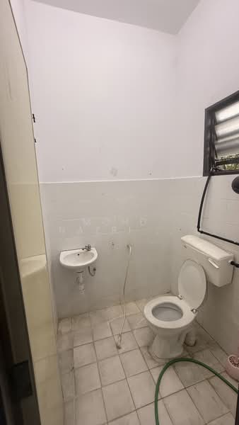 Retail Space for Rent in Taman Subang Perdana (Seksyen U5) (Sungai Buloh) - Mohd Nazri Alias - Bathroom - PropertyGuru.com.my
