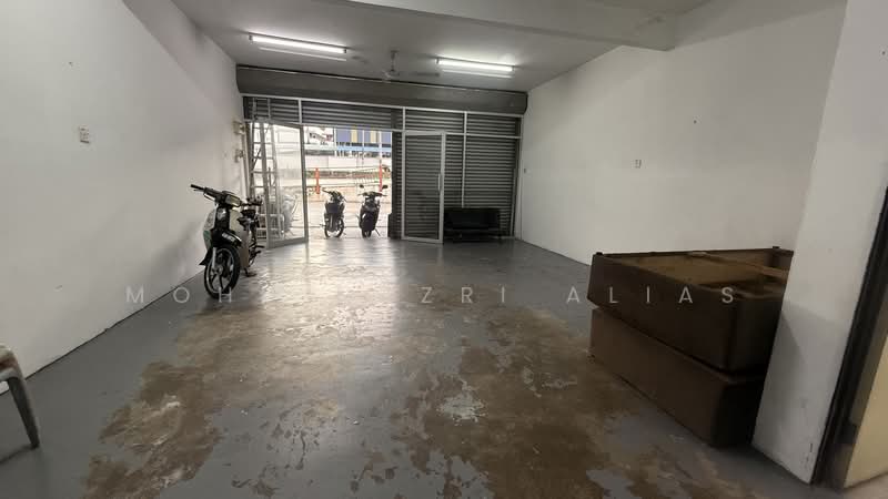 Retail Space for Rent in Taman Subang Perdana (Seksyen U5) (Sungai Buloh) - Mohd Nazri Alias - Interior - PropertyGuru.com.my