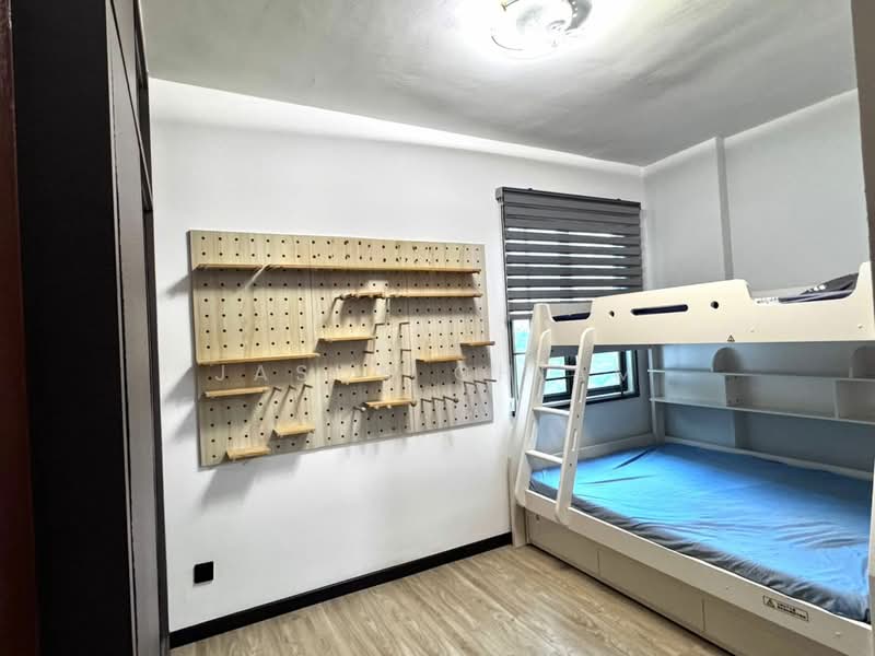 Pangsapuri untuk Dijual di Molek Pine 2 - Jason Chiam - Bedroom - PropertyGuru.com.my