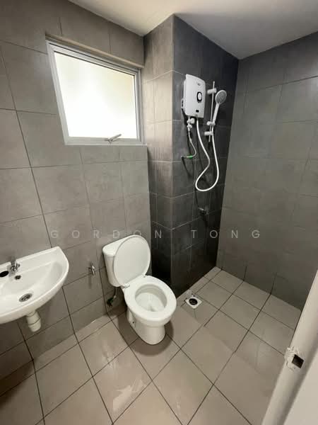 Kondominium untuk Disewa di Residensi Sateria - Gordon Tong - Bathroom - PropertyGuru.com.my