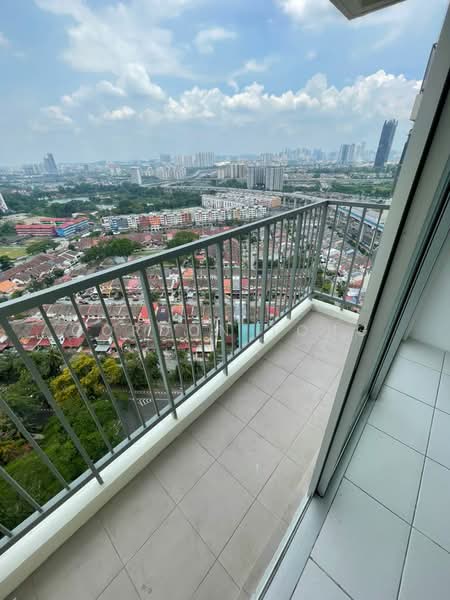 Kondominium untuk Disewa di Residensi Sateria - Gordon Tong - Balcony - PropertyGuru.com.my