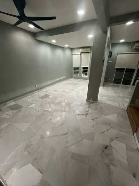 Rumah Teres untuk Dijual di Bukit Jelutong (Shah Alam) - Mohd Nazri Alias - Living Room - PropertyGuru.com.my
